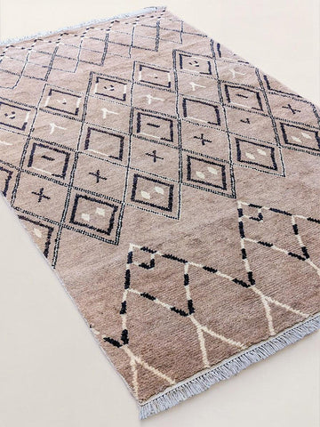 Mystical Hand Knotted Rug - 247 x 153 cm