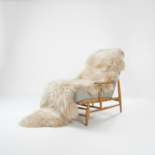 Double New Zealand Sheepskin Rug & Throw, 2-Pelt, Medium, L180 x W65 cm, Oyster (Cloud Dancer)