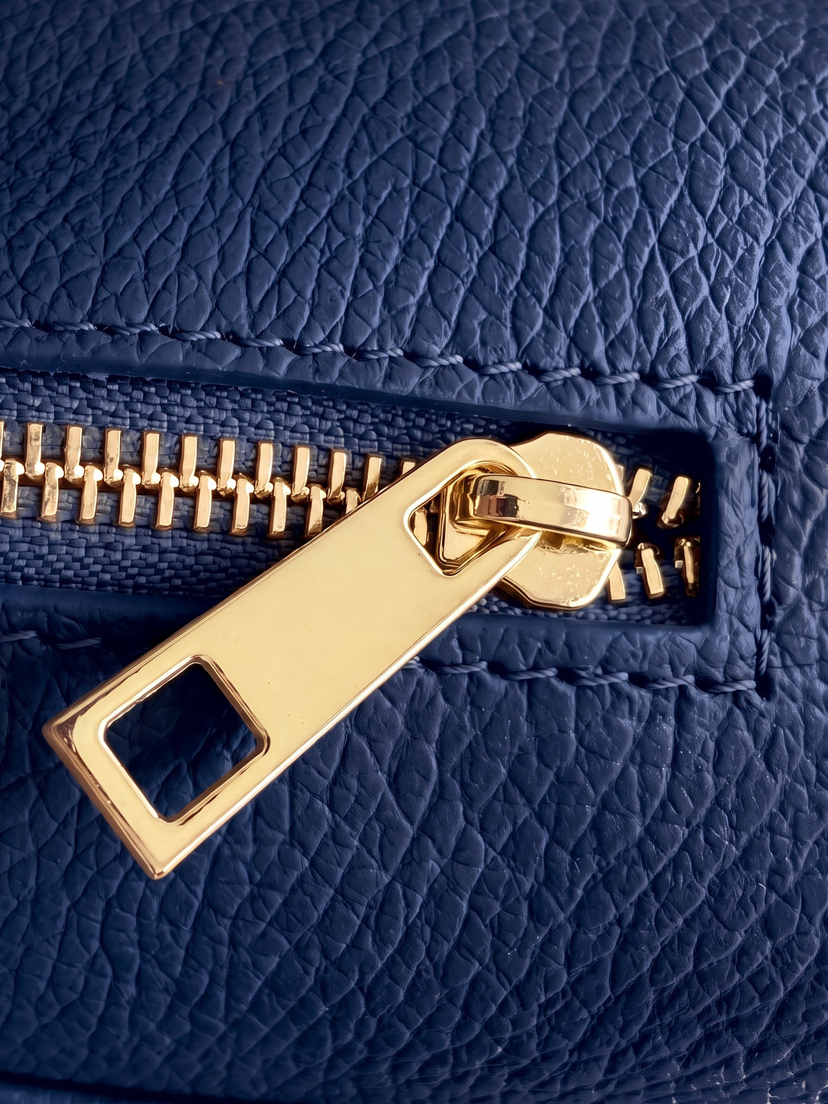 Letizia Navy Calfskin Bag by Clemés – zip detail