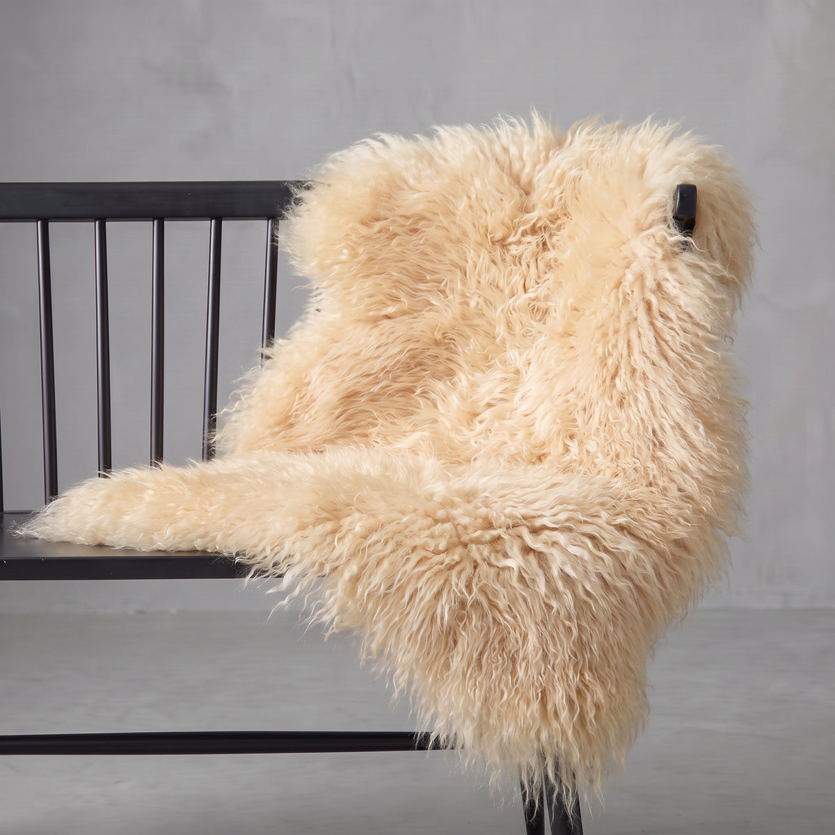Tibetan Mongolian Sheepskin Rug in Champagne