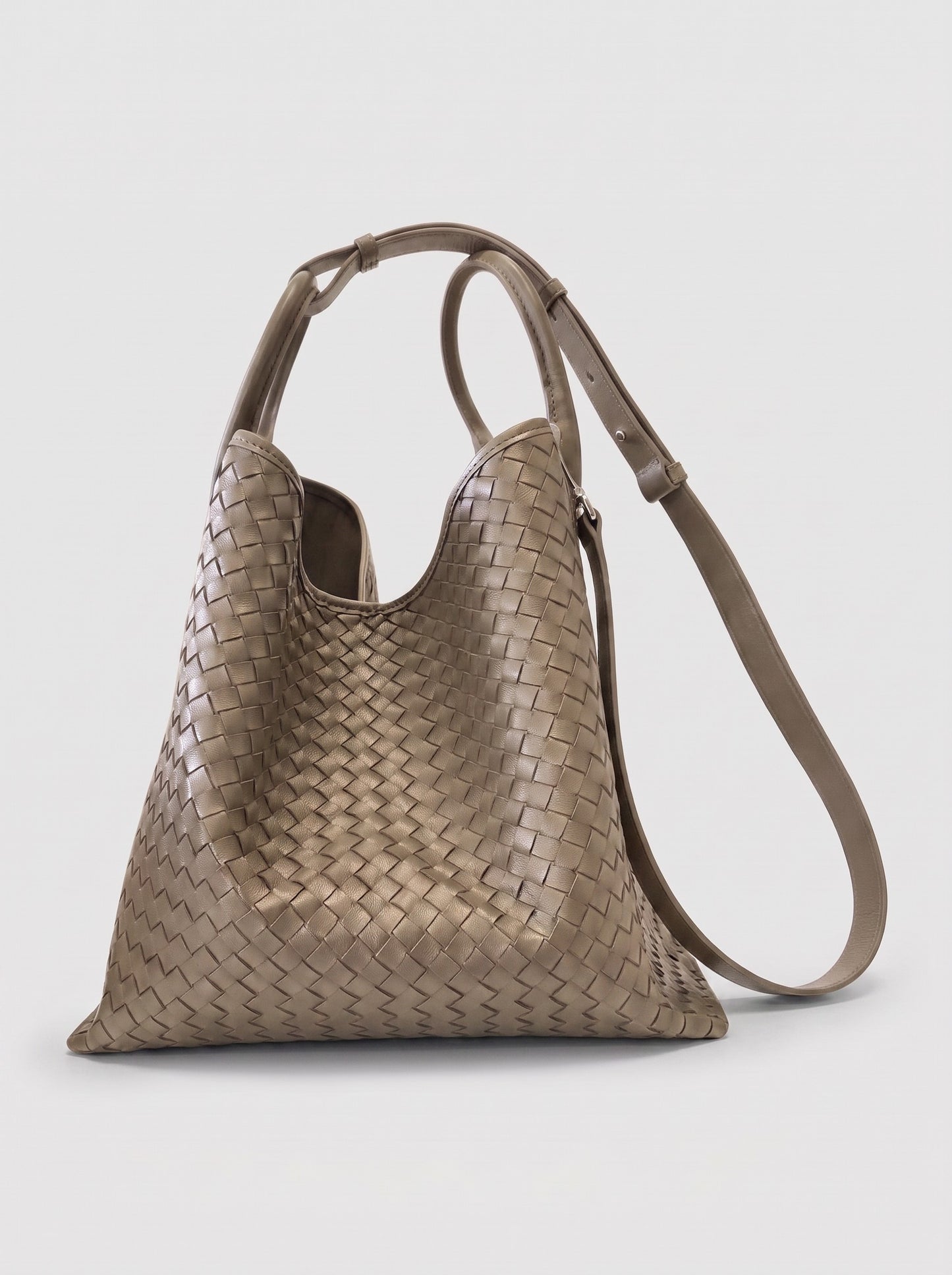 Cloe woven leather hobo bag in Taupe by Clemés