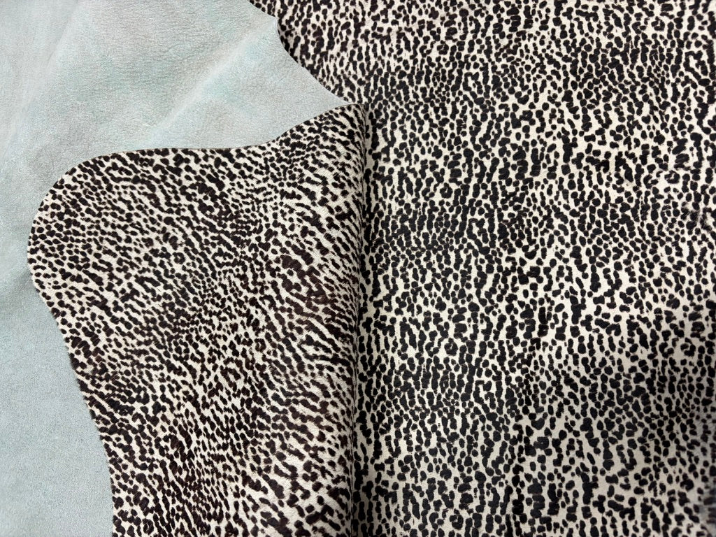 Premium Natural Brazilian Cowhide Metallic Grey Large 3–5 m²