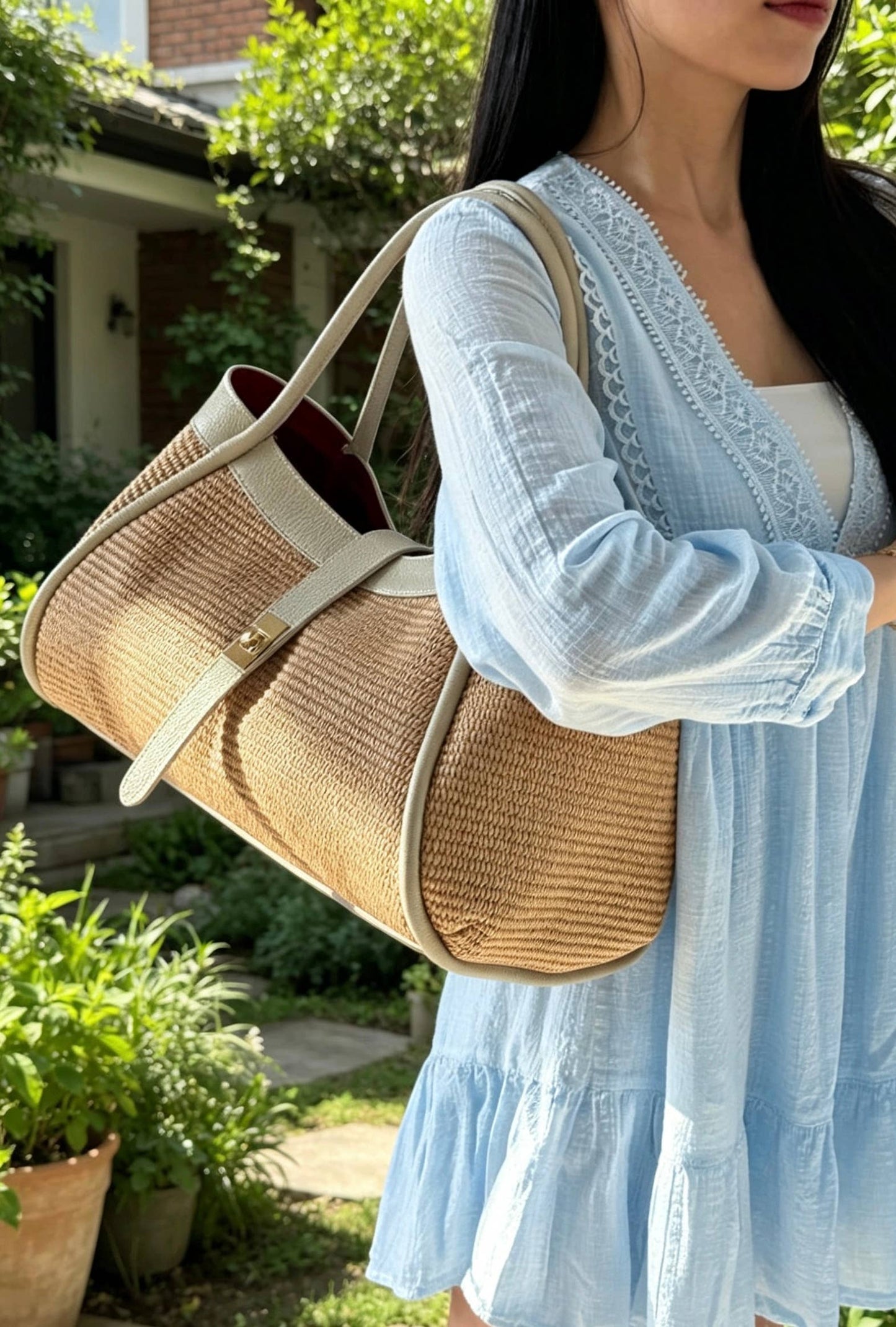 Bianca Raffia Handbag by Clemés