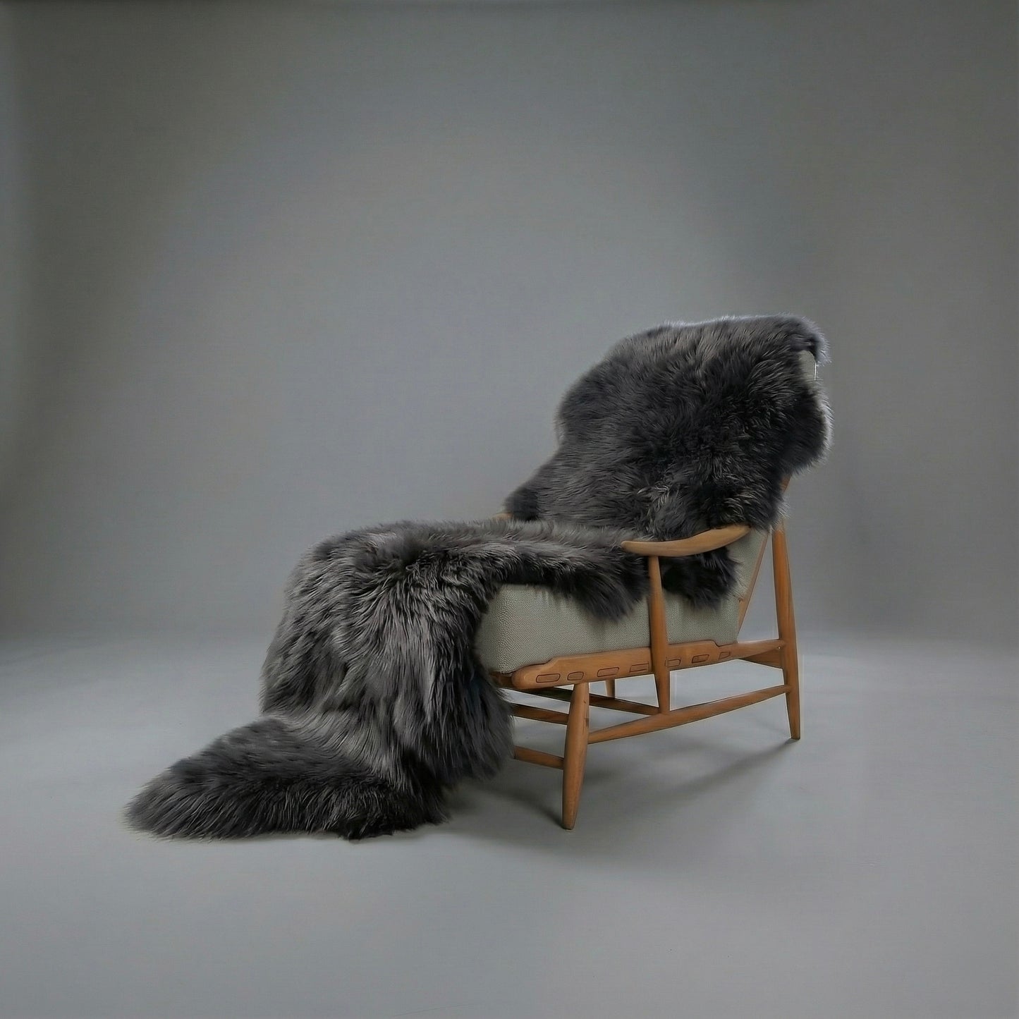 Natural Premium New Zealand Sheepskin Rug & Throw, Double, W65 x L180 cm (Charcoal)