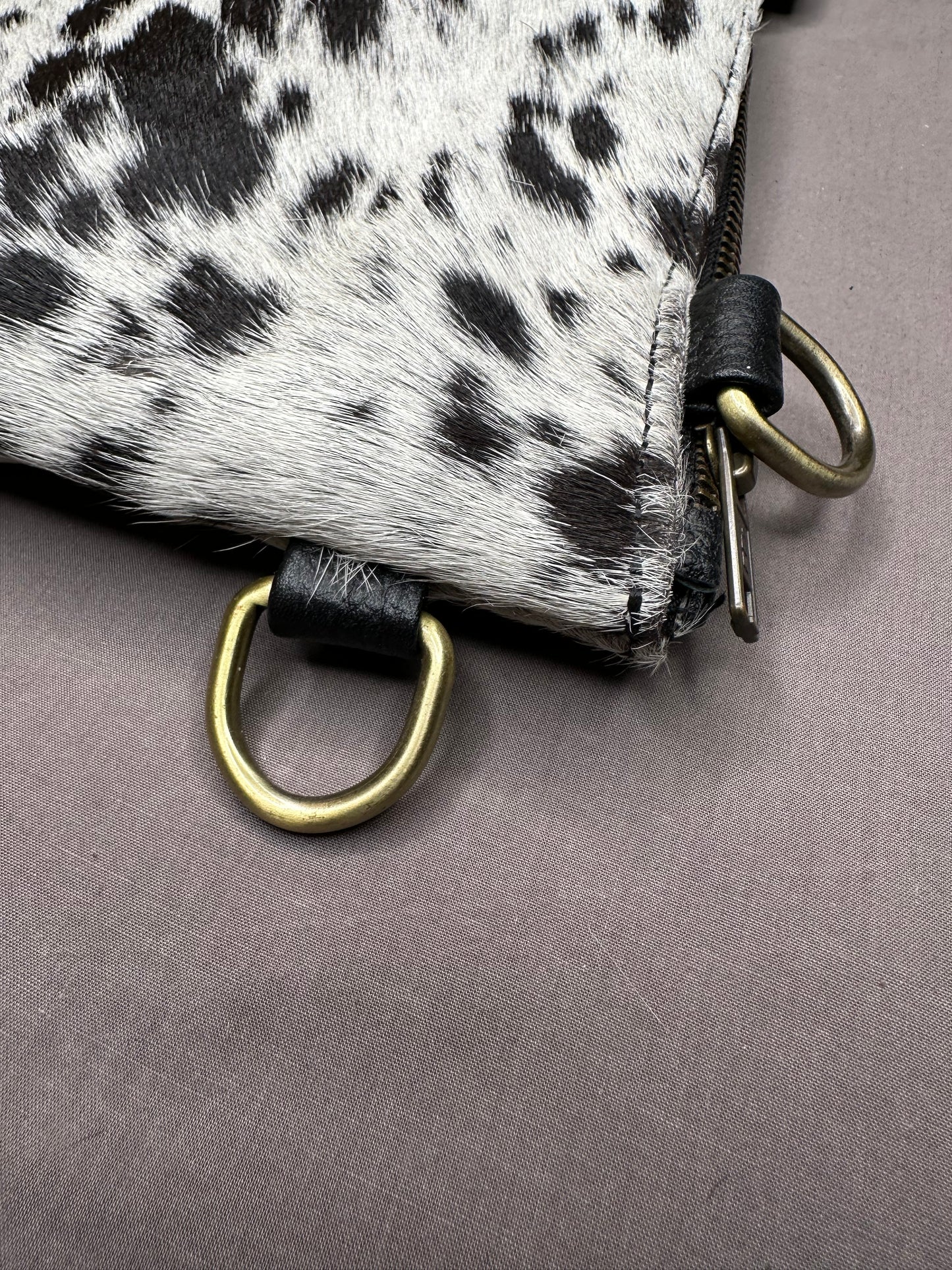 Natural Cowhide Double-Sided Crossbody Bag, Medium (23 x 21 cm)