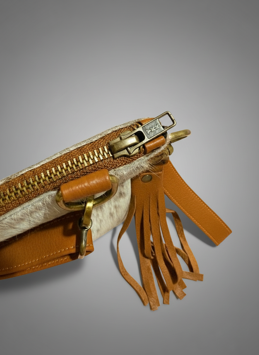 Natural Cowhide Double-Sided Crossbody Bag, Medium (23 x 21 cm)