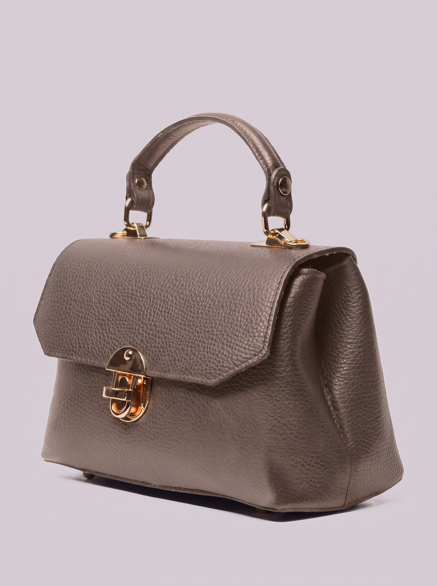 Clemés Lola Dollaro crossbody bag in Taupe leather, three-quarter view