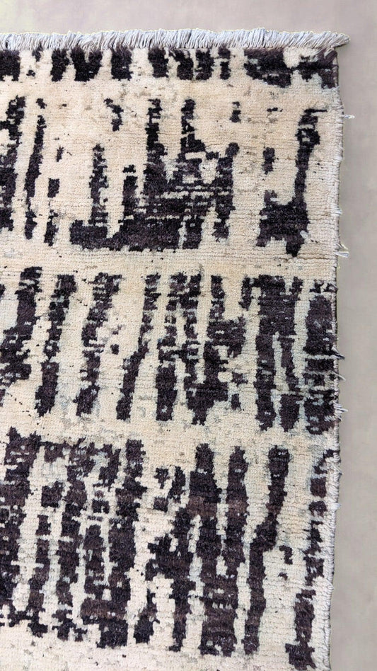 Tuareg Hand Knotted Rug - 305 x 244 cm