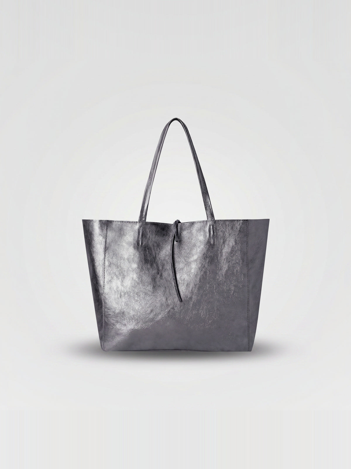 Carlotta oversized leather tote by Clemés in Titanium metallic leather, straight front studio view