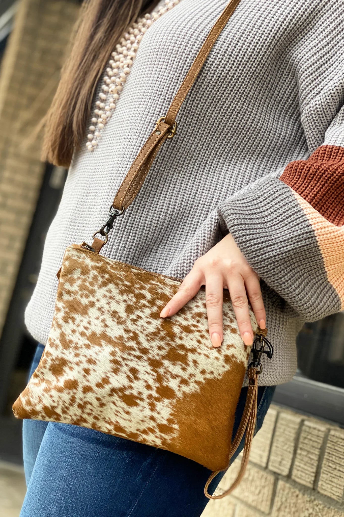 Natural Cowhide Double-Sided Crossbody Bag 23 x 20 cm