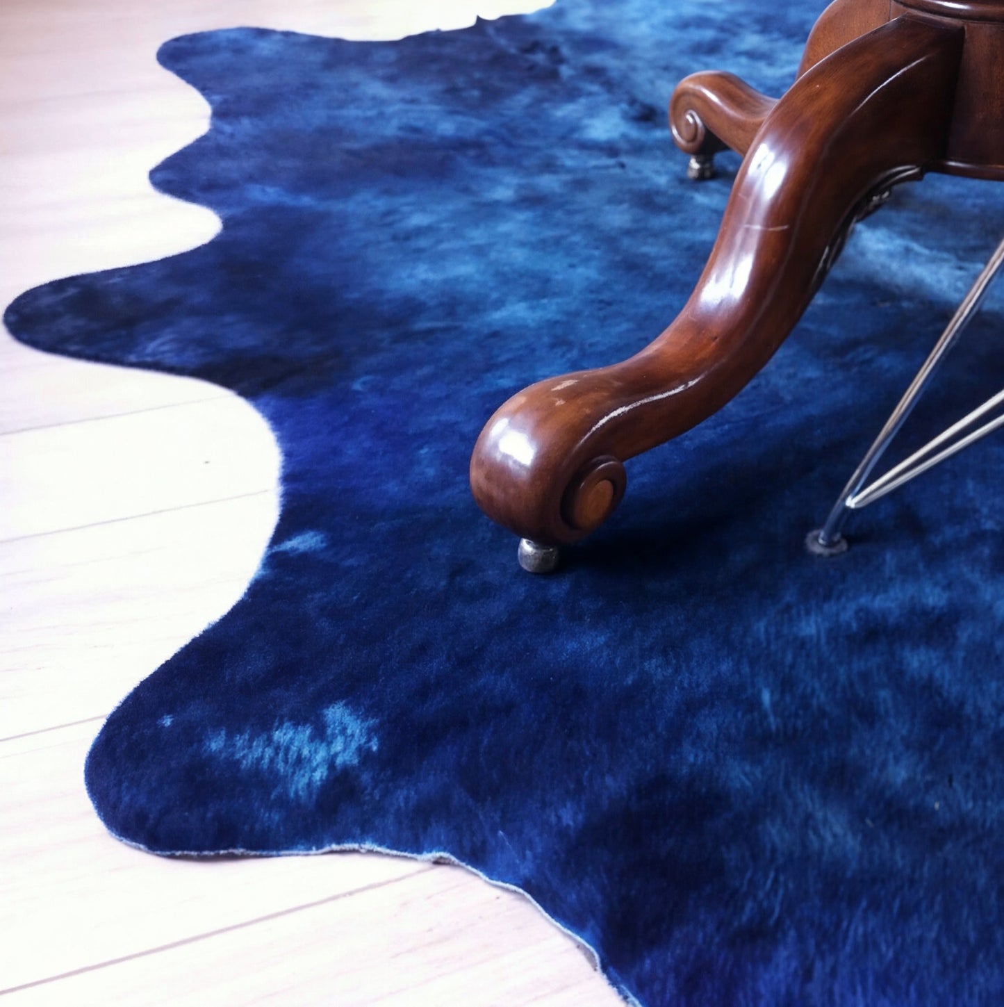 Premium Natural Brazilian Cowhide Metallic Navy Blue Large 3–5 m²