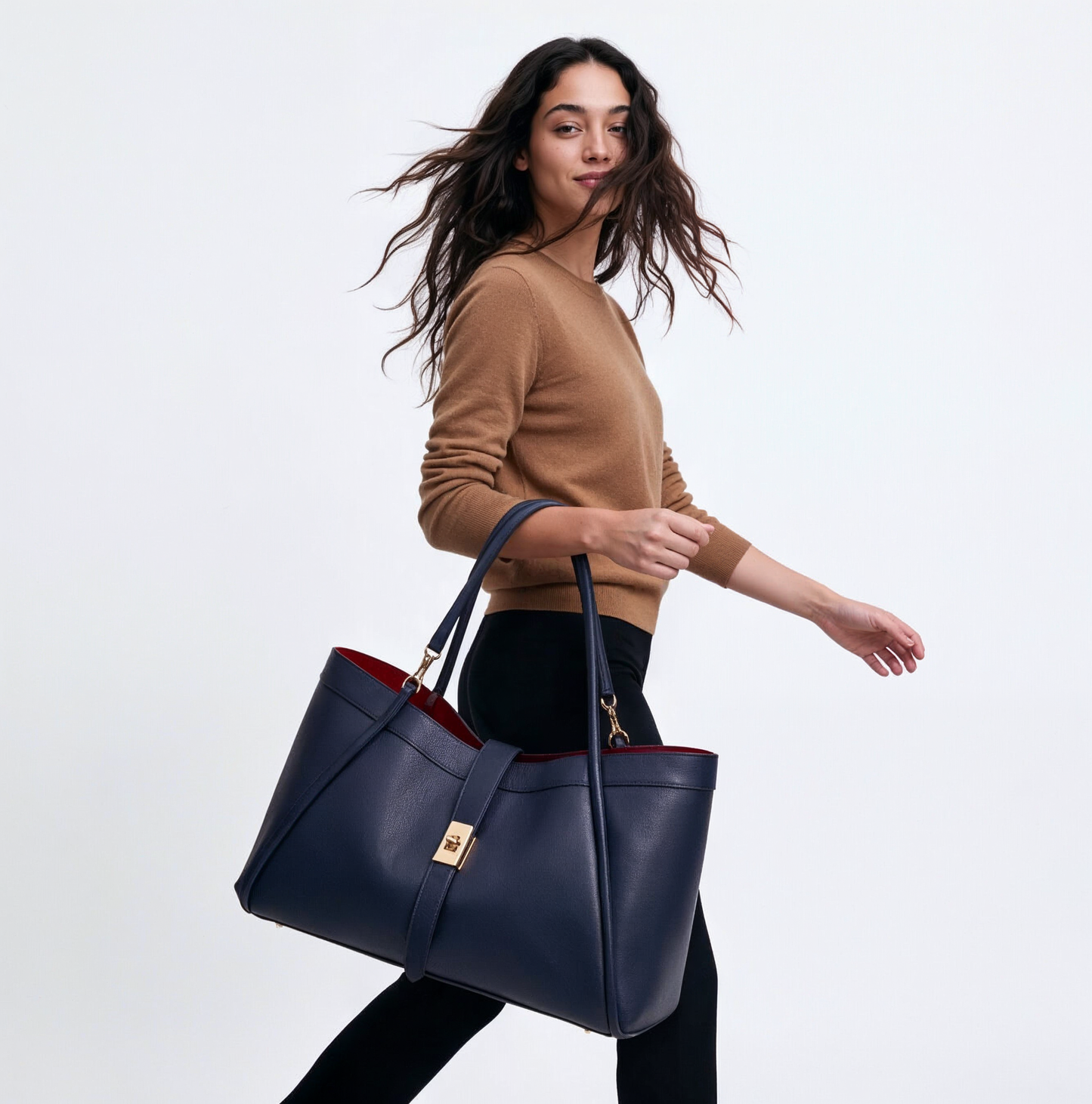 Woman walking with the Navy Bianca Large tote