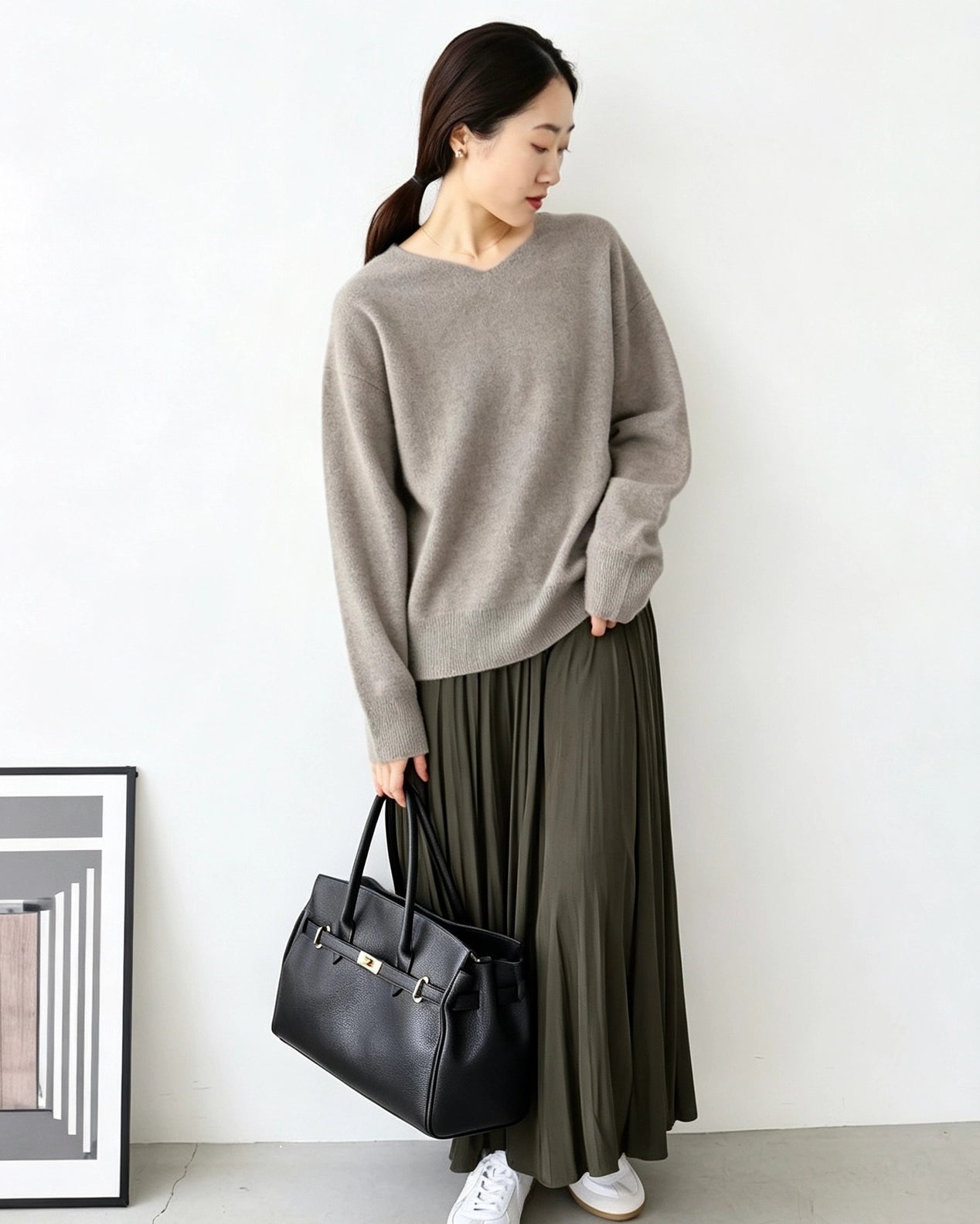 Zoe Leather Tote by Clemés - Black - lifestyle, grey sweater and olive skirt